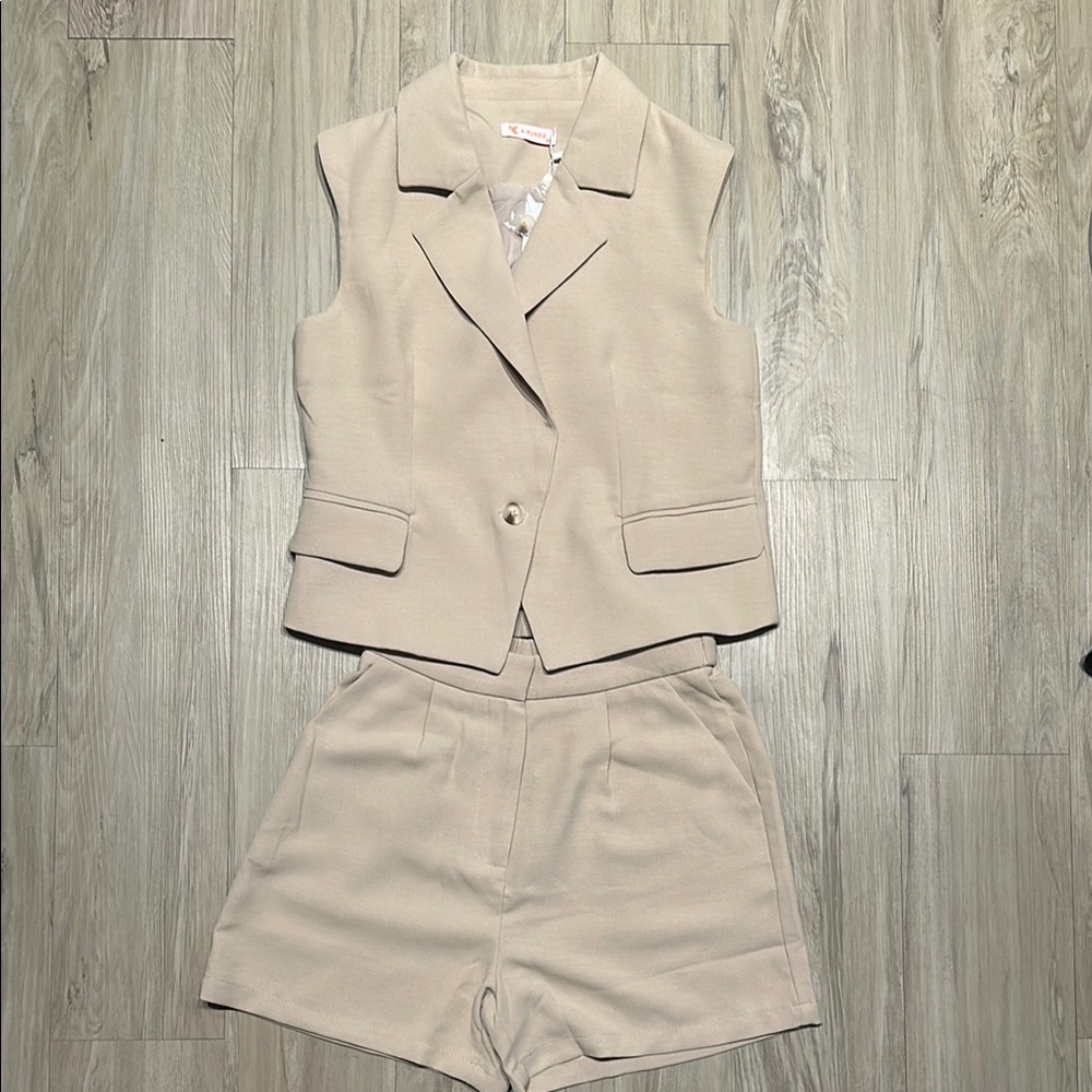 Stylish Beige Women's Vest and Shorts Set Sz XS
